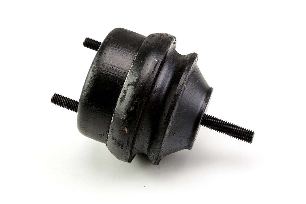 SOPORTE DE MOTOR FRONTAL "R"